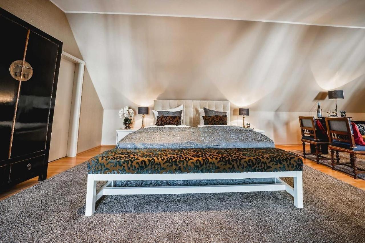 Gutshotel Weingut Schloss Reinhartshausen Eltville am Rhein ภายนอก รูปภาพ